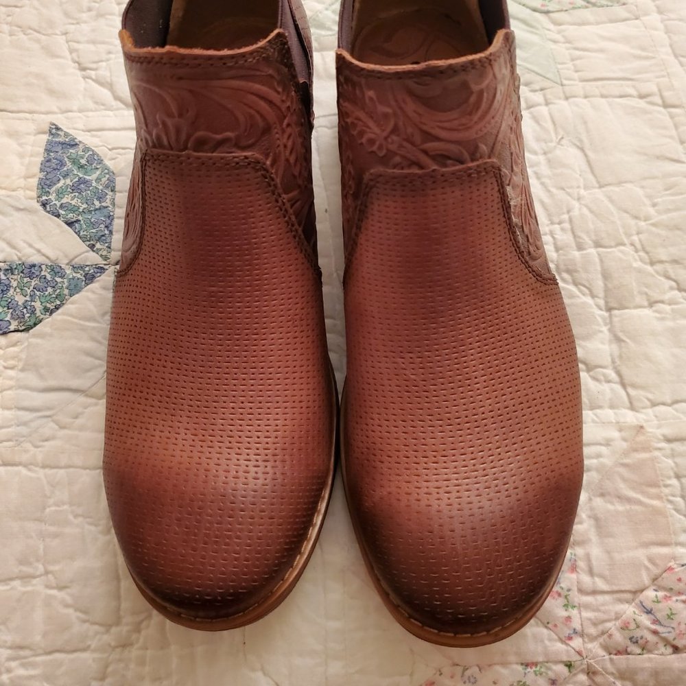 COMFORTIVA WOMENS TENNY BROWN LEATHER FASHION BOOTS/BOOTIE 8